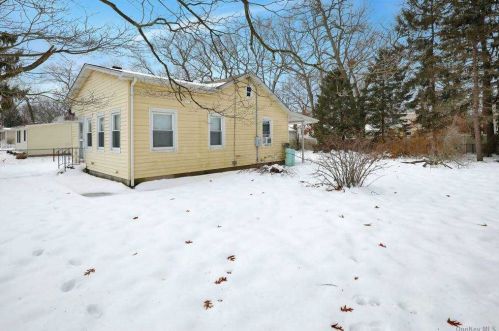 46 Olive St, Lake Grove NY  11755-3108 exterior