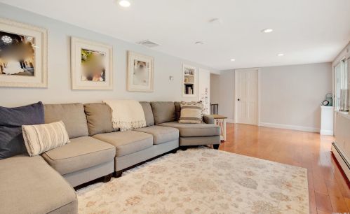 429 Hillside Ave, West Sayville NY  11796-1205 exterior