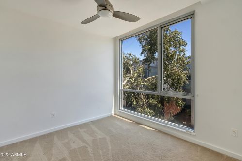 5576 12 St, Phoenix AZ 85086-4804 exterior