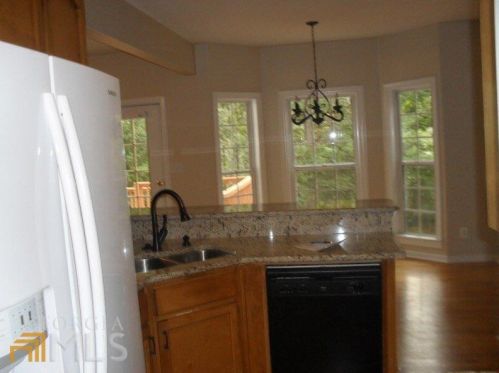 130 Cutstone Ct, Fayetteville, GA 30215-6206