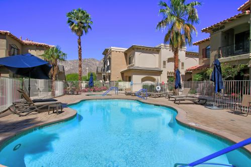 50670 Santa Rosa Plz, La Quinta CA  exterior