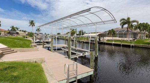 2223 27th Ter, Cape Coral FL  33904-3329 exterior