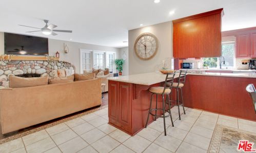 840 Moffatt Cir, Simi Valley CA  93065-5633 exterior