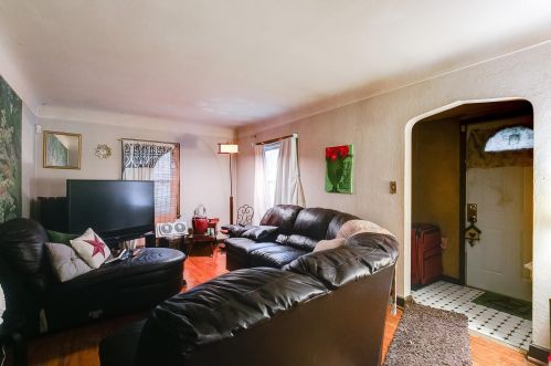 845 Cook Ave, Saint Paul, MN 55106-3215