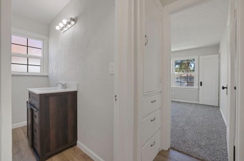 504 Roselawn Ave, Modesto CA  95351-3731 exterior