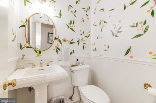 11710 Dry River Ct, Herndon VA  20191-2964 exterior