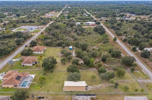 819 Hibiscus Ave, Lehigh Acres FL 33972-8017 exterior