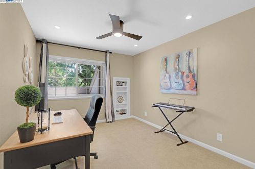 7426 Stonedale Dr, Pleasanton CA  94588-3737 exterior