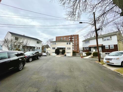 23 Kenyon Pl, Mount Vernon NY  10552-3018 exterior