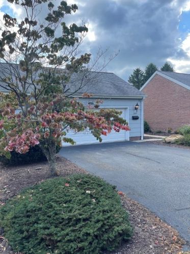 144 Roscommon Pl, Canonsburg, PA 15317-2446