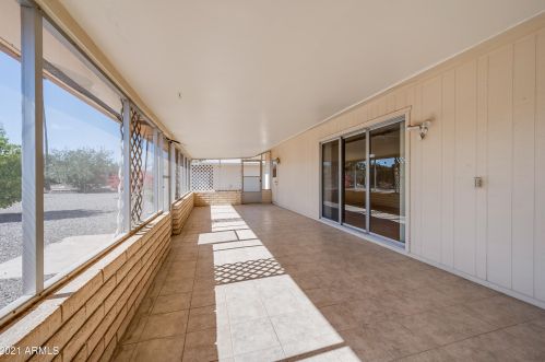 15617 Nicklaus Ln, Sun City AZ 85351-1764 exterior