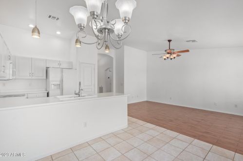1462 Torrey Pines Ln, Chandler, AZ 85249-4235