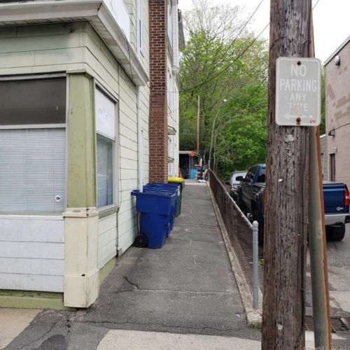 1309 Main St, Waterbury, CT 06704-3118