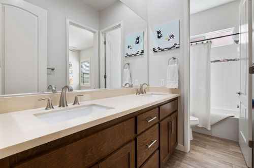 52090 Avenida Mendoza, La Quinta CA  92253-3296 exterior