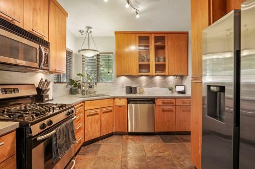 520 Falls Ave, Lodi CA  95240-1018 exterior