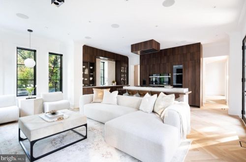 3302 Cleveland Ave, Washington DC 20008-3456 exterior