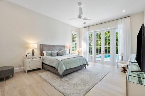 7 Country Rd, Boynton Beach FL  33436-5609 exterior