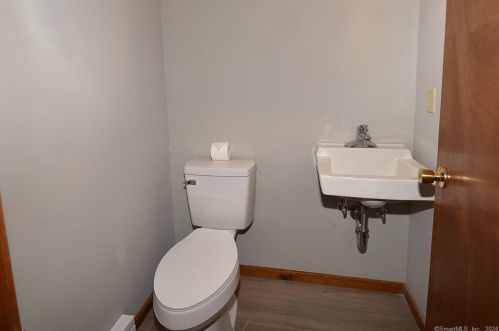 35 Grant Hill Rd, Coventry CT  06238-1115 exterior