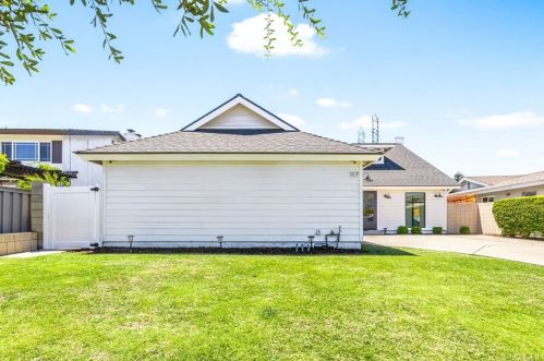 117 Harvard Ln, Seal Beach CA  90740-2508 exterior