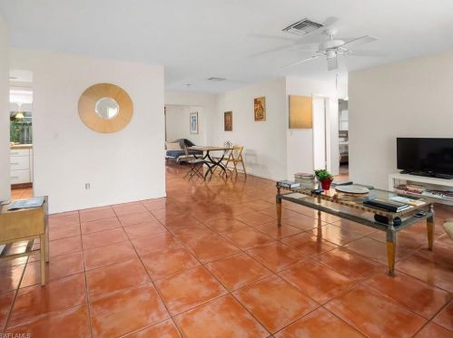 1097 Pompei Ln, Naples, FL 34103-8910