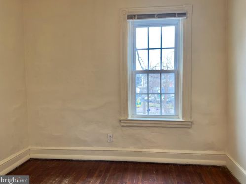 565 Pershing Ave, Lancaster PA  17602-4369 exterior