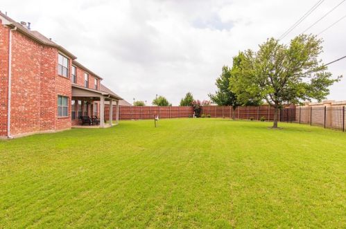 3905 Dendron Dr, Lewisville TX  75028-1828 exterior