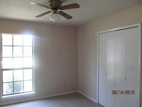 3016 Newcastle Ct, Lewisville TX  75028-1510 exterior