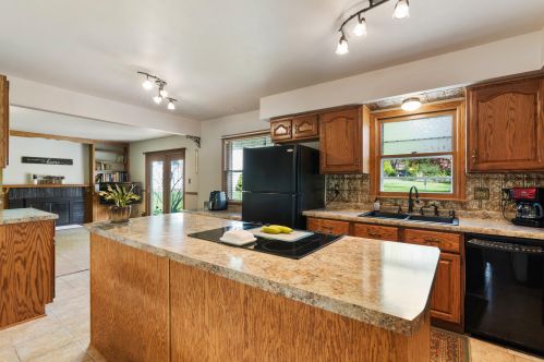 5392 Orchard Ln, Greendale, WI 53129-2567