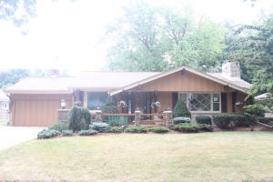 1001 Roberta Ave, Waukesha, WI 53186-6713