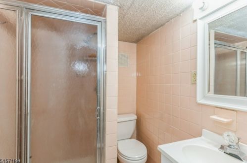 1312 81st St, North Bergen NJ  07047-4148 exterior