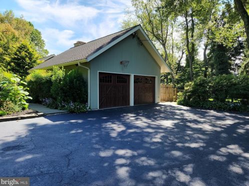 107 Quintynnes Dr, Wilmington DE  19807-1435 exterior