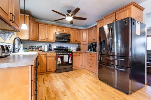 1610 Cliffview Dr, Holmen WI  54636-9649 exterior