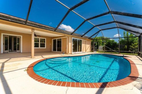 808 Jennifer Ter, Fort Pierce, FL 34953-1937