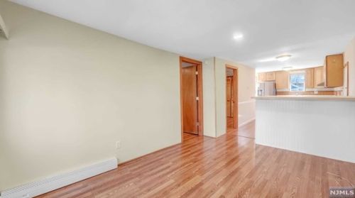 21 Grandview Ave, Oakland NJ  07436-1205 exterior