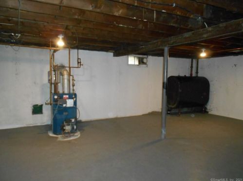 429 Elm St, Windsor Locks CT  06096-1604 exterior