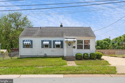 212 Hillview Ave, New Castle, DE 19720-2239