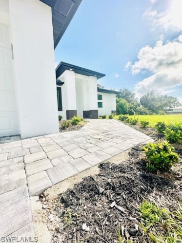 4125 19th Pl, Cape Coral FL  33904-8037 exterior