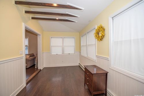 329 Park Ave, Babylon NY  11702-2024 exterior