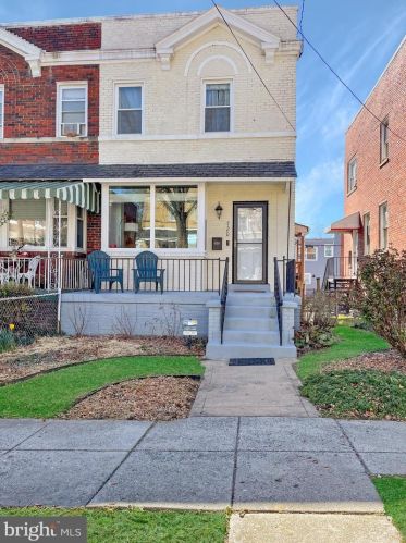 720 Tewkesbury Pl, Washington, DC 20012-2636