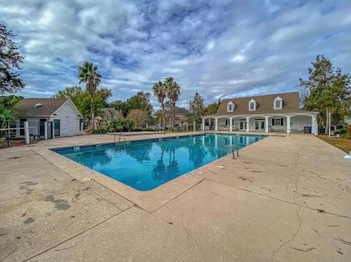 200 Oak Pt Lndg Dr, Mount Pleasant SC  29464-6283 exterior