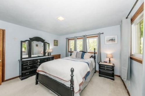 12449 Pilot Dr, Thiensville WI  exterior