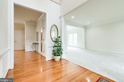 8165 Douglas Fir Dr, Lorton, VA 22079-5656