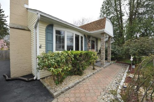 22 Osage Dr, Crotonville, NY 10562-3828