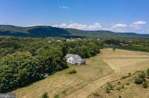 2506 Logmill Rd, Haymarket VA  20169-1417 exterior