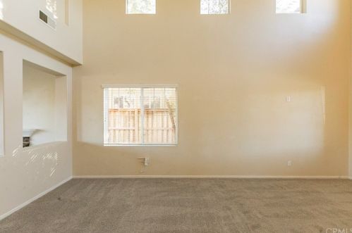 31924 Hyacinth Ct, Lake Elsinore CA  92532-2607 exterior