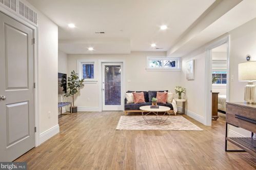1848 Biltmore St, Washington, DC 20009-1904