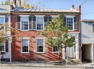 21 Main St, North Newton, PA 17241-1110