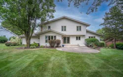 5611 Gatewood Ln, Greendale, WI 53129-1506