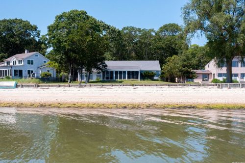 2095 Nassau Point Rd, Nassau Point, NY 11935-2671