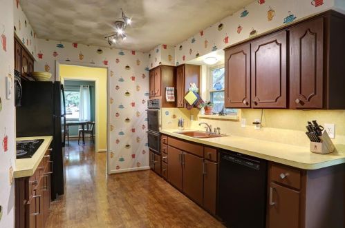 9905 Estate Ln, Dallas TX  75238-2130 exterior